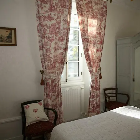 Le Castillet 3* Crémieu